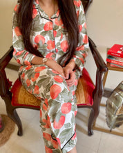 Load image into Gallery viewer, Peaches