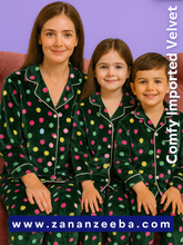 Load image into Gallery viewer, Green Polka winter velvet pj
